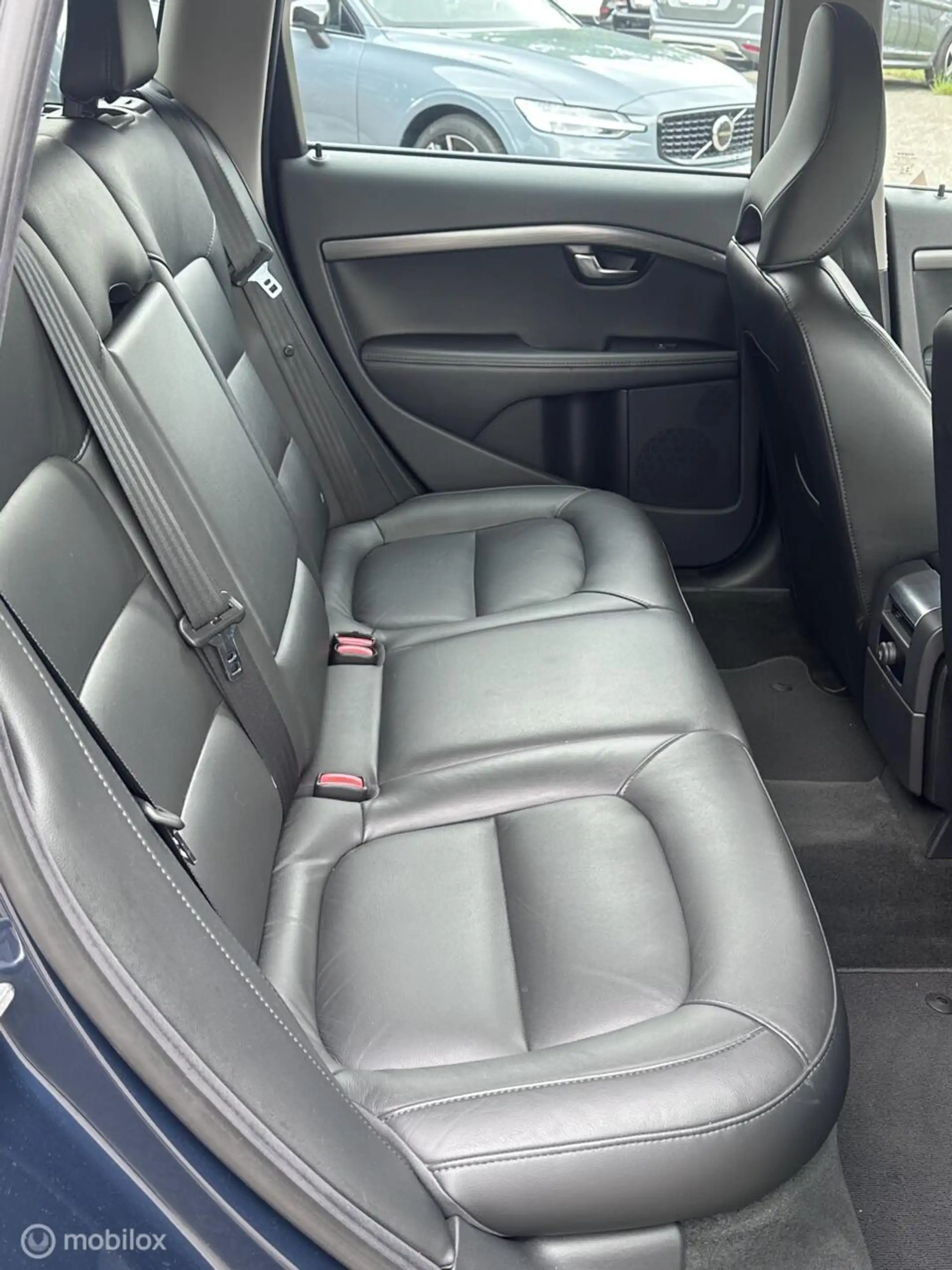 Volvo V70 T4 Momentum|Automaat|Standkachel|Trekhaak|Leder|Na — photo 16