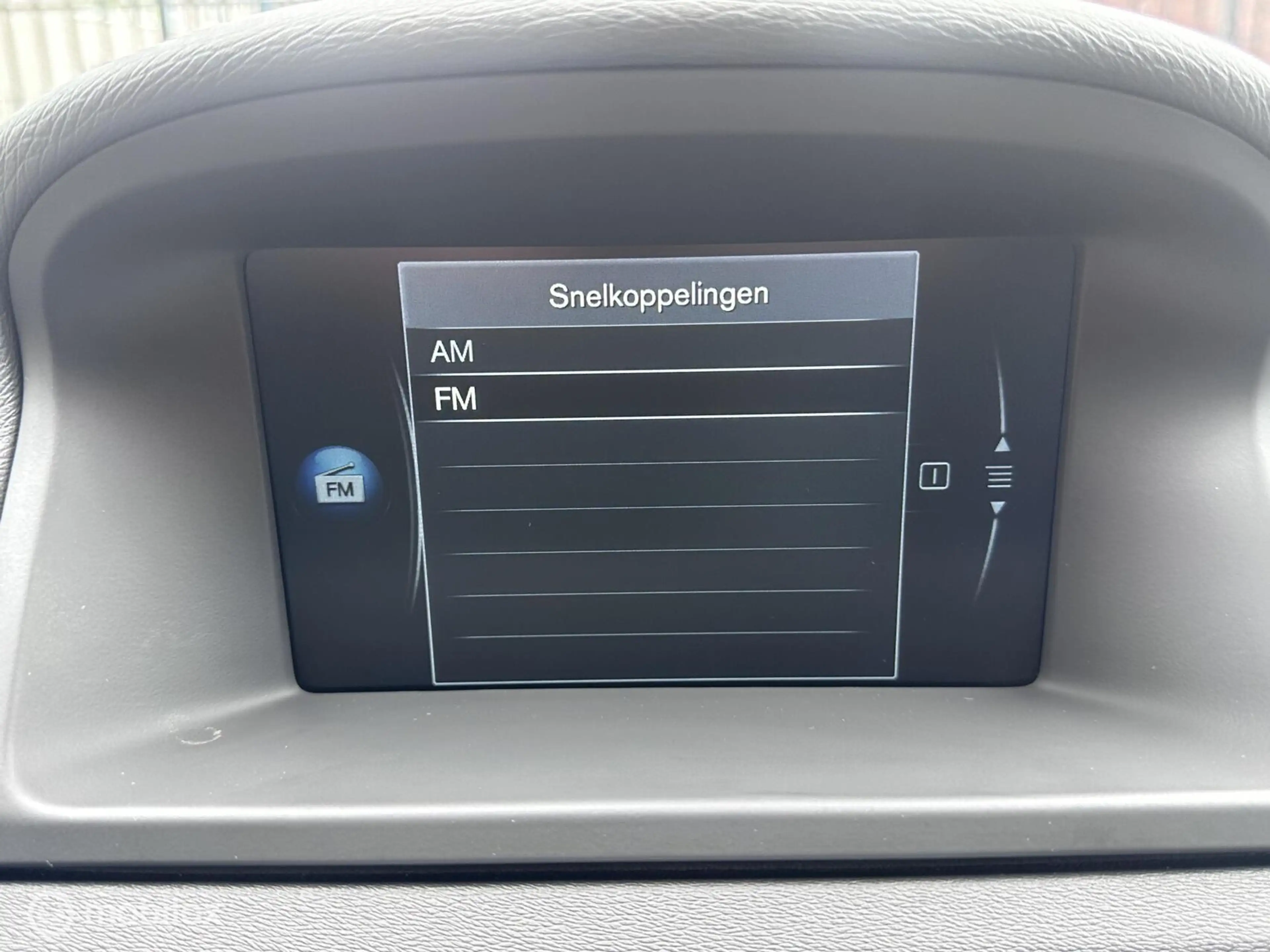 Volvo V70 T4 Momentum|Automaat|Standkachel|Trekhaak|Leder|Na — photo 34