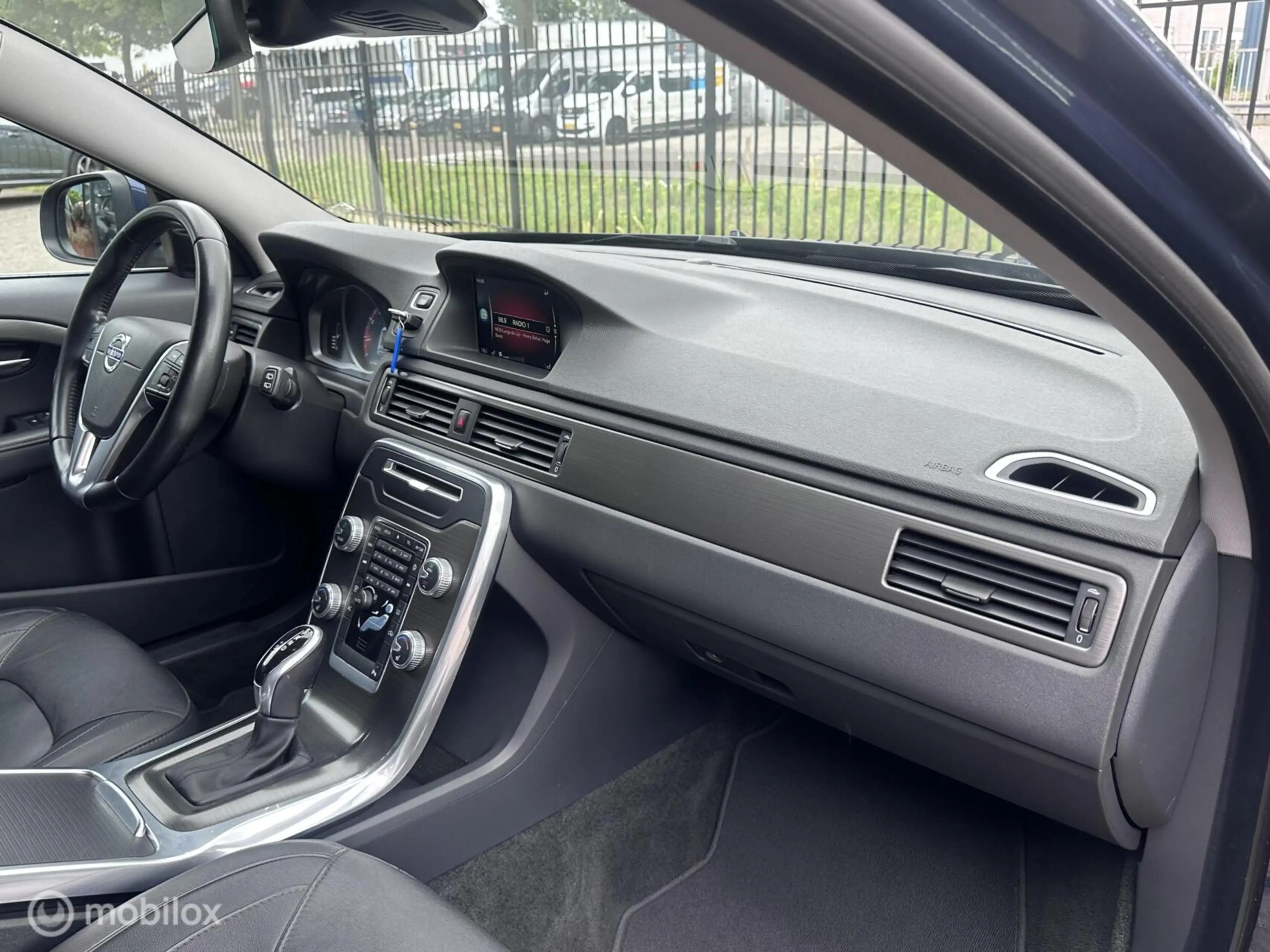 Volvo V70 T4 Momentum|Automaat|Standkachel|Trekhaak|Leder|Na — photo 44