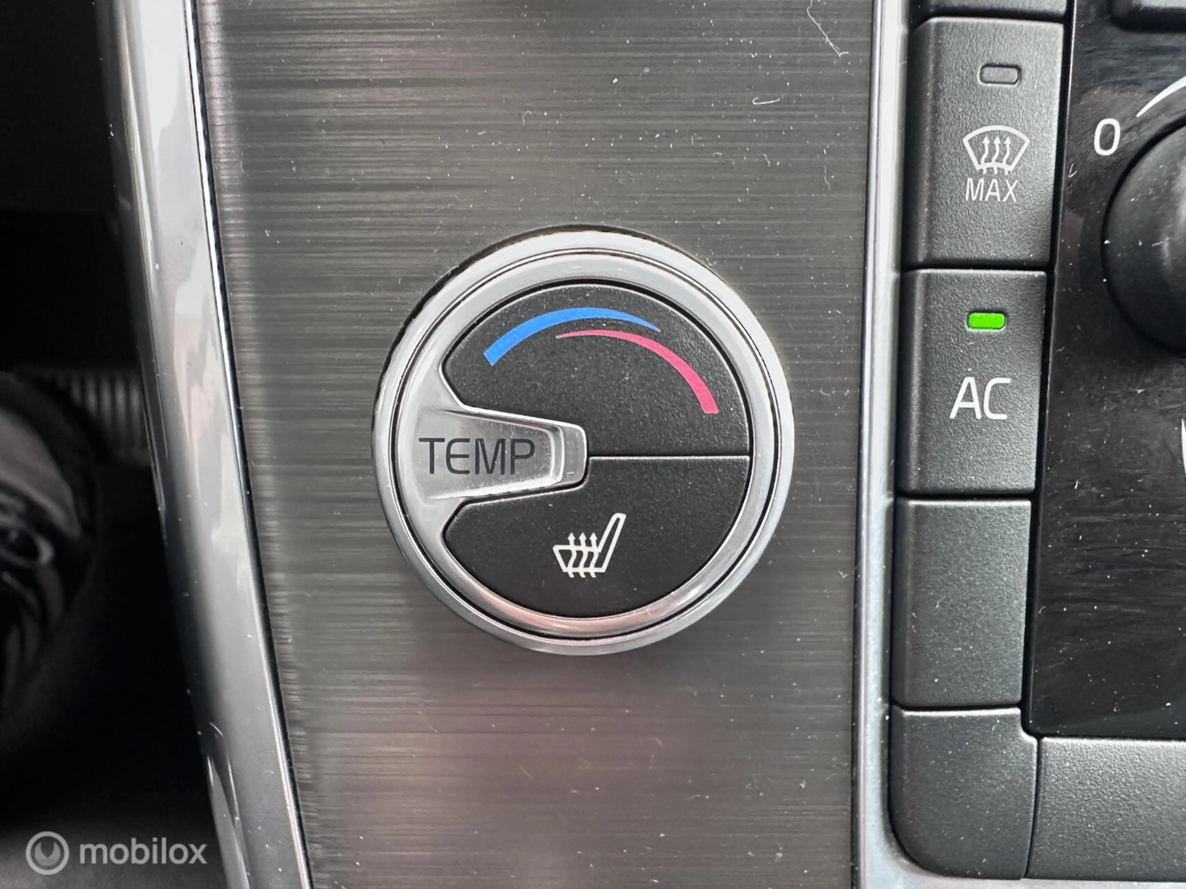 Volvo V70 T4 Momentum|Automaat|Standkachel|Trekhaak|Leder|Na — photo 31