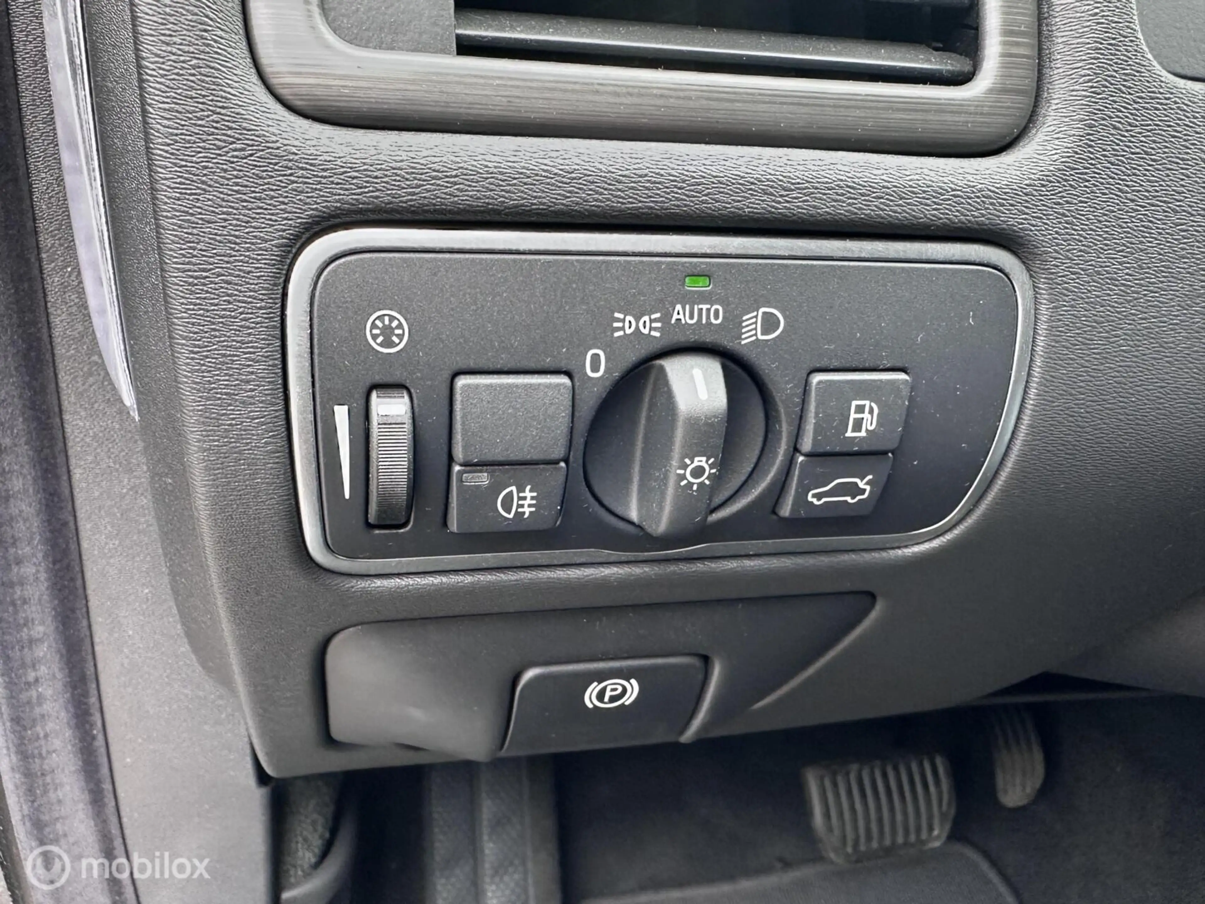 Volvo V70 T4 Momentum|Automaat|Standkachel|Trekhaak|Leder|Na — photo 19