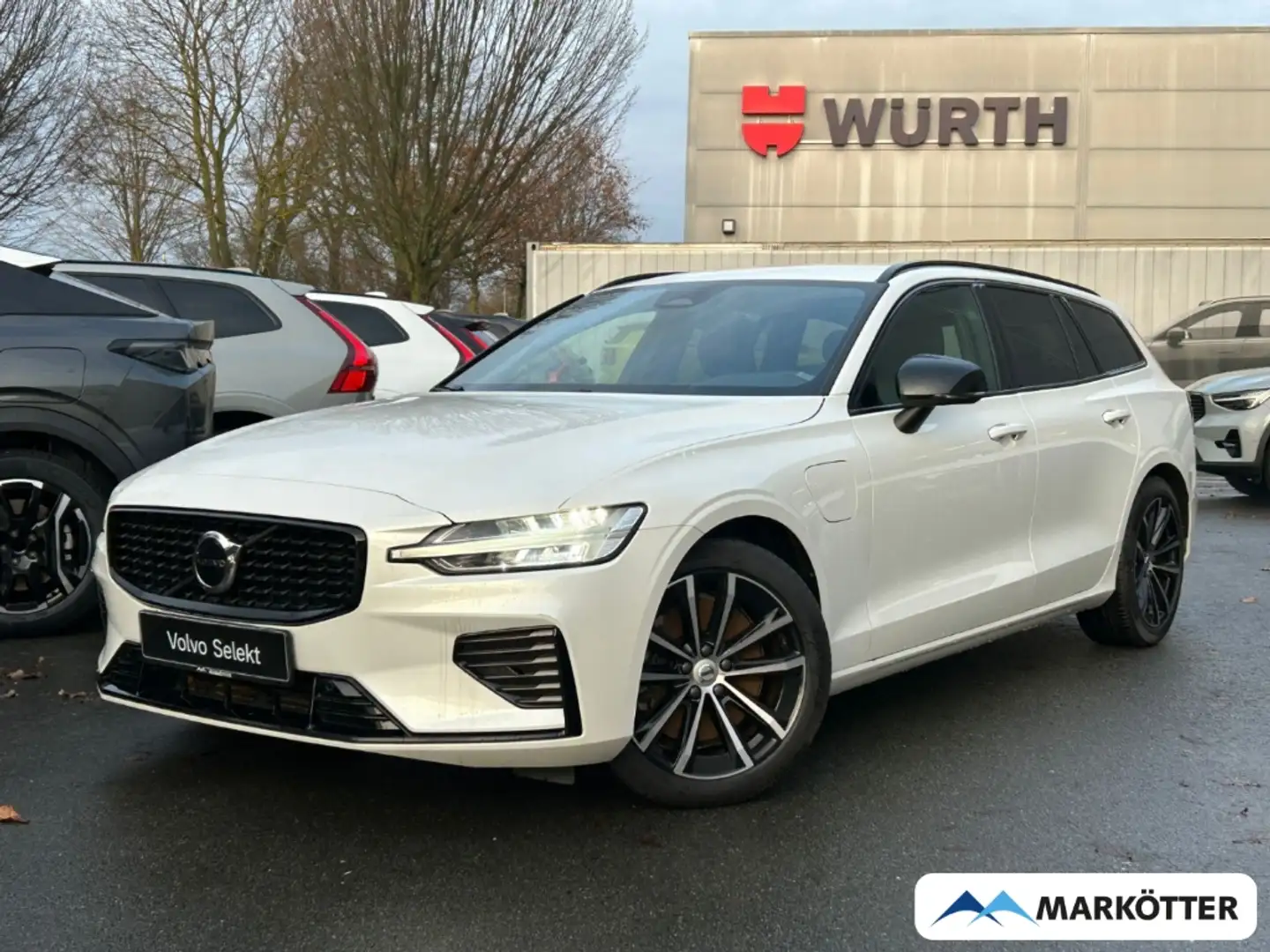 Volvo V60 T6 AWD Recharge Plus Dark 4xSHZ/TEMP/AHK/LKHZ Weiß - 1