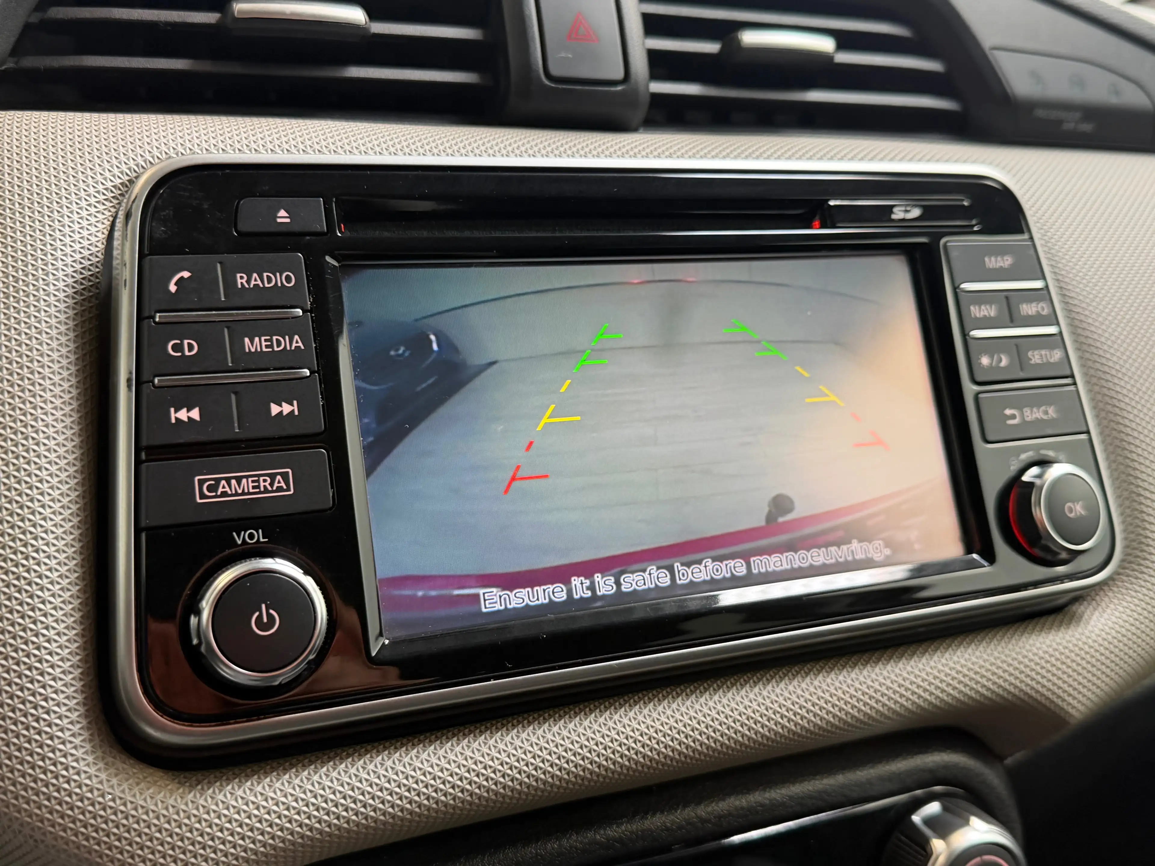 Nissan Micra Micra 0.9 IG-T N-Connecta Collision* Brake assist* Cam* — photo 15