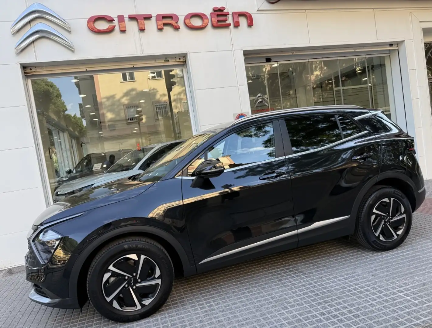 Kia Sportage 1.6 T-GDi HEV Drive 215 Negro - 2