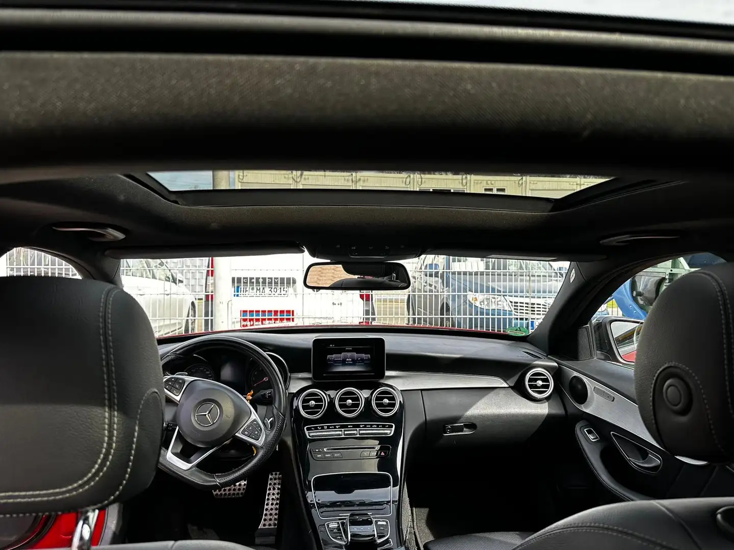 Mercedes-Benz 180 Rood - 2