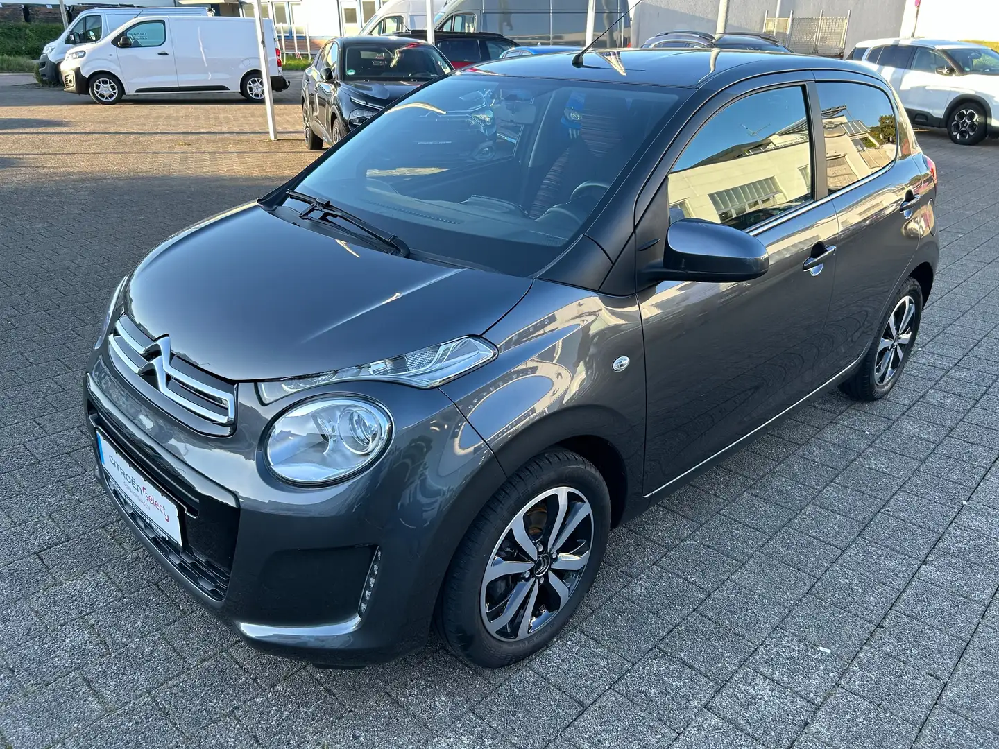 Citroen C1 5-Türer VTi 72 S&S Shine Grau - 1