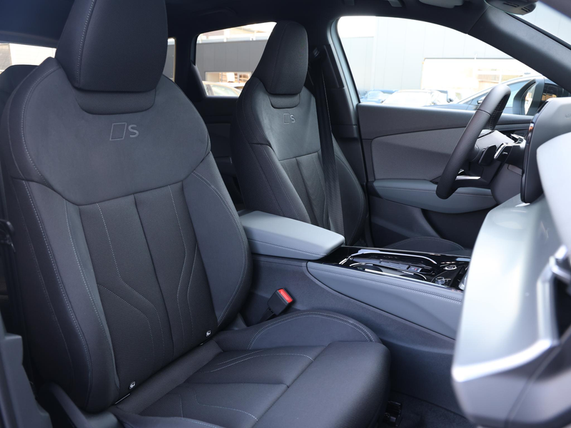 Audi Q3 S edition e-hybrid 200 kW/272 PK | 20 inch | Pano — photo 8