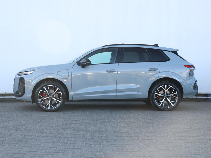 Audi Q3 S edition e-hybrid 200 kW/272 PK | 20 inch | Pano — photo 11