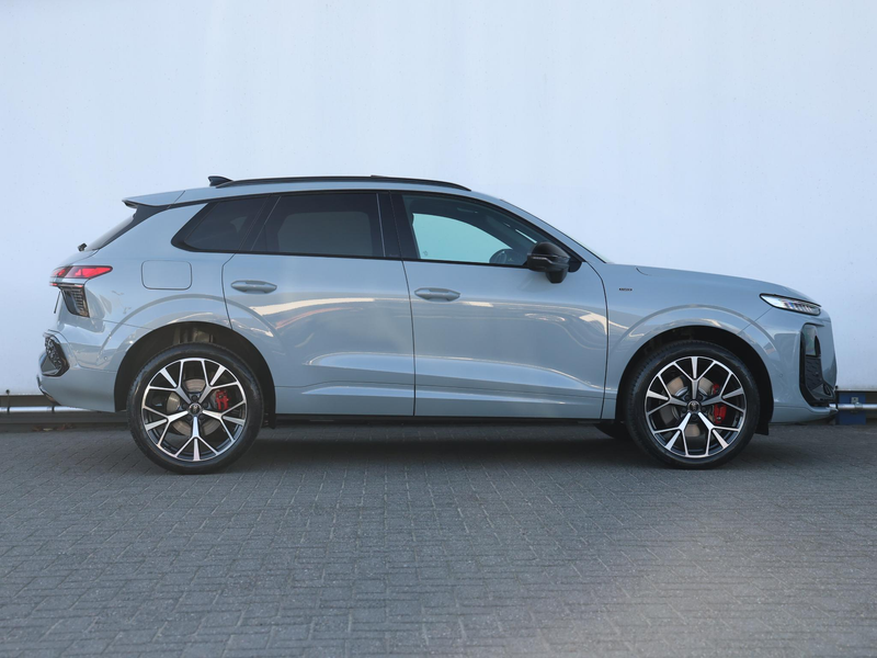 Audi Q3 S edition e-hybrid 200 kW/272 PK | 20 inch | Pano — photo 2