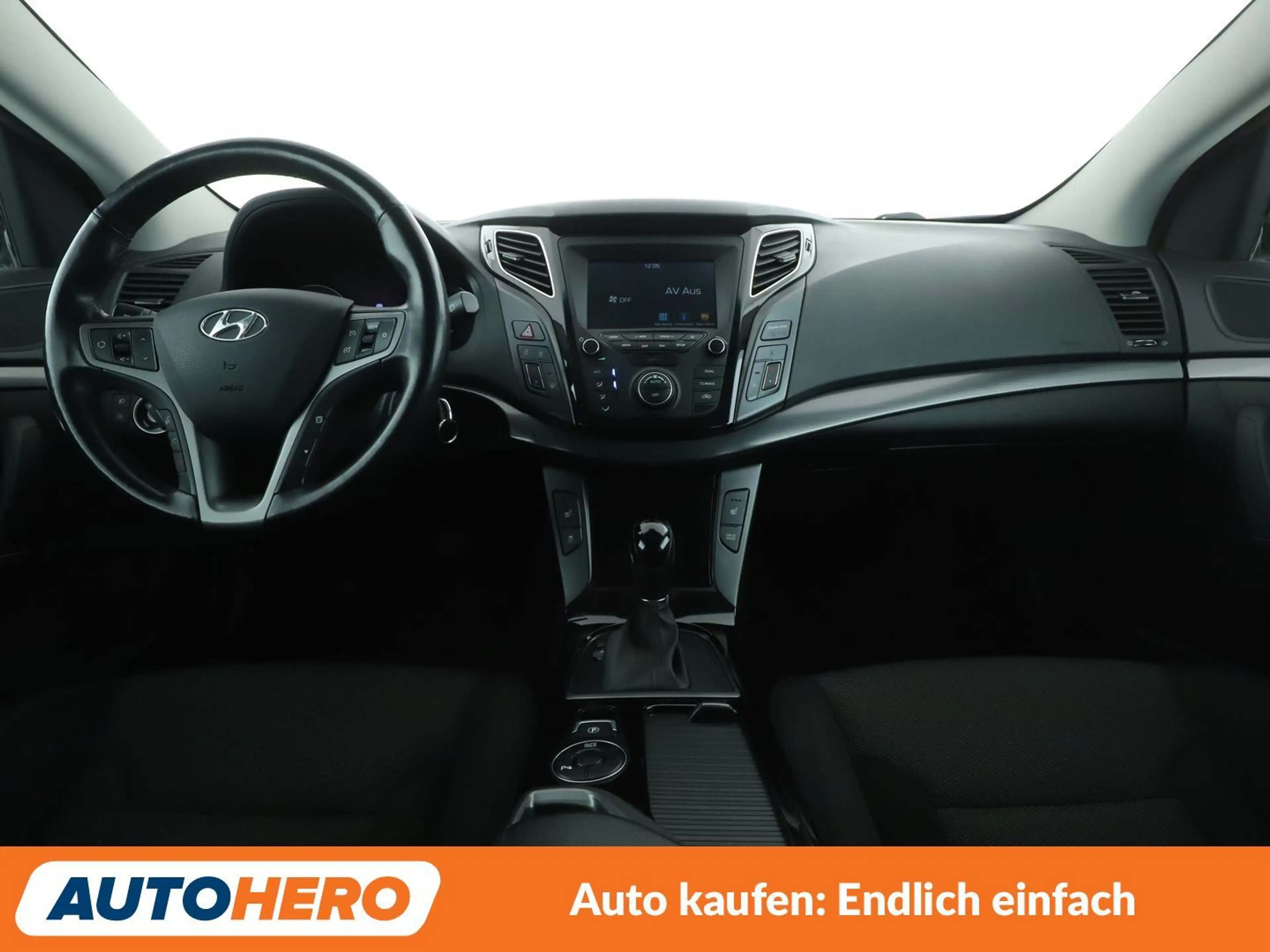 Hyundai i40 1.6 CRDi Space Aut*NAVI*TEMPO*CAM*PDC*SHZ* — photo 12