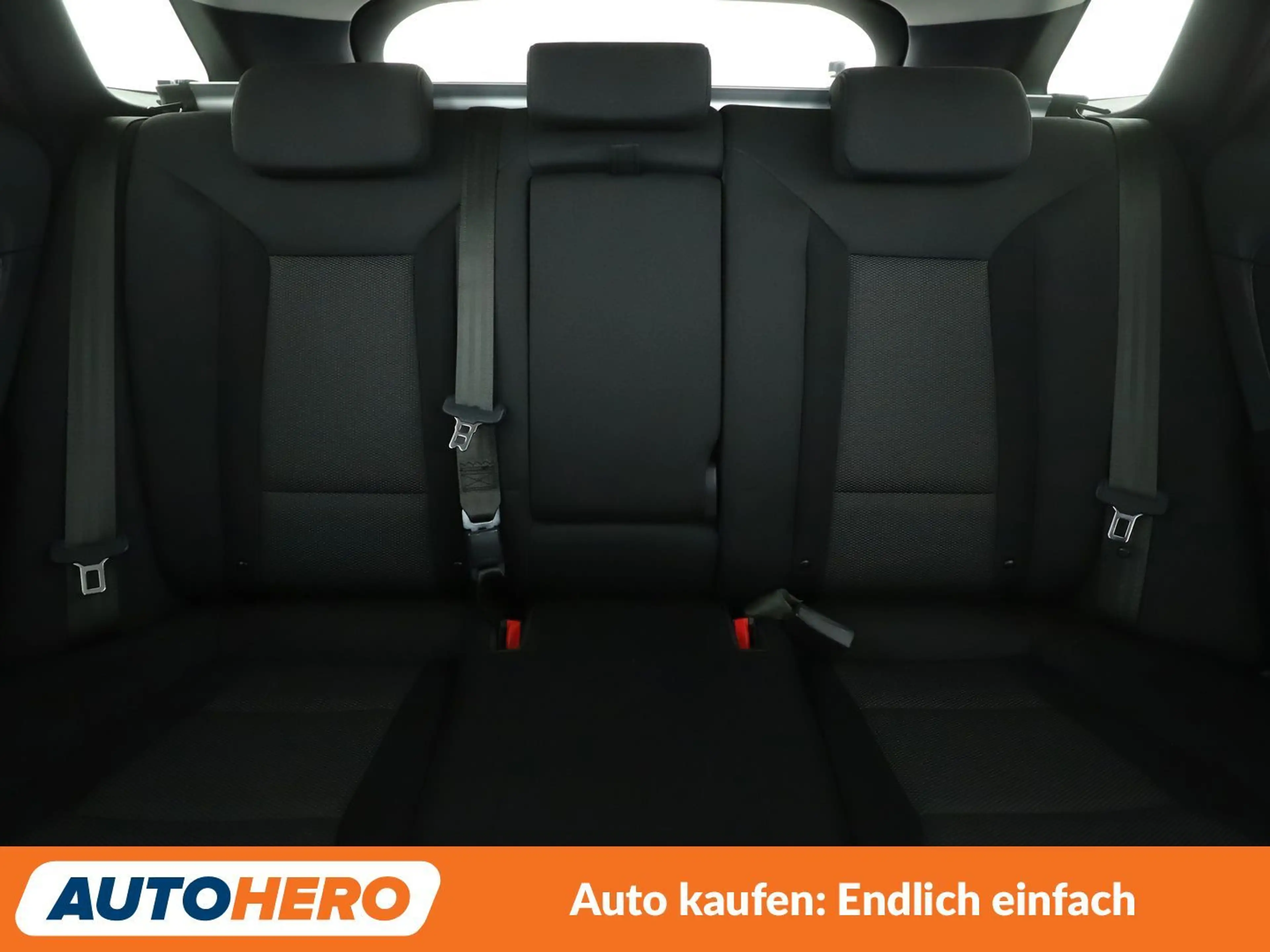 Hyundai i40 1.6 CRDi Space Aut*NAVI*TEMPO*CAM*PDC*SHZ* — photo 15
