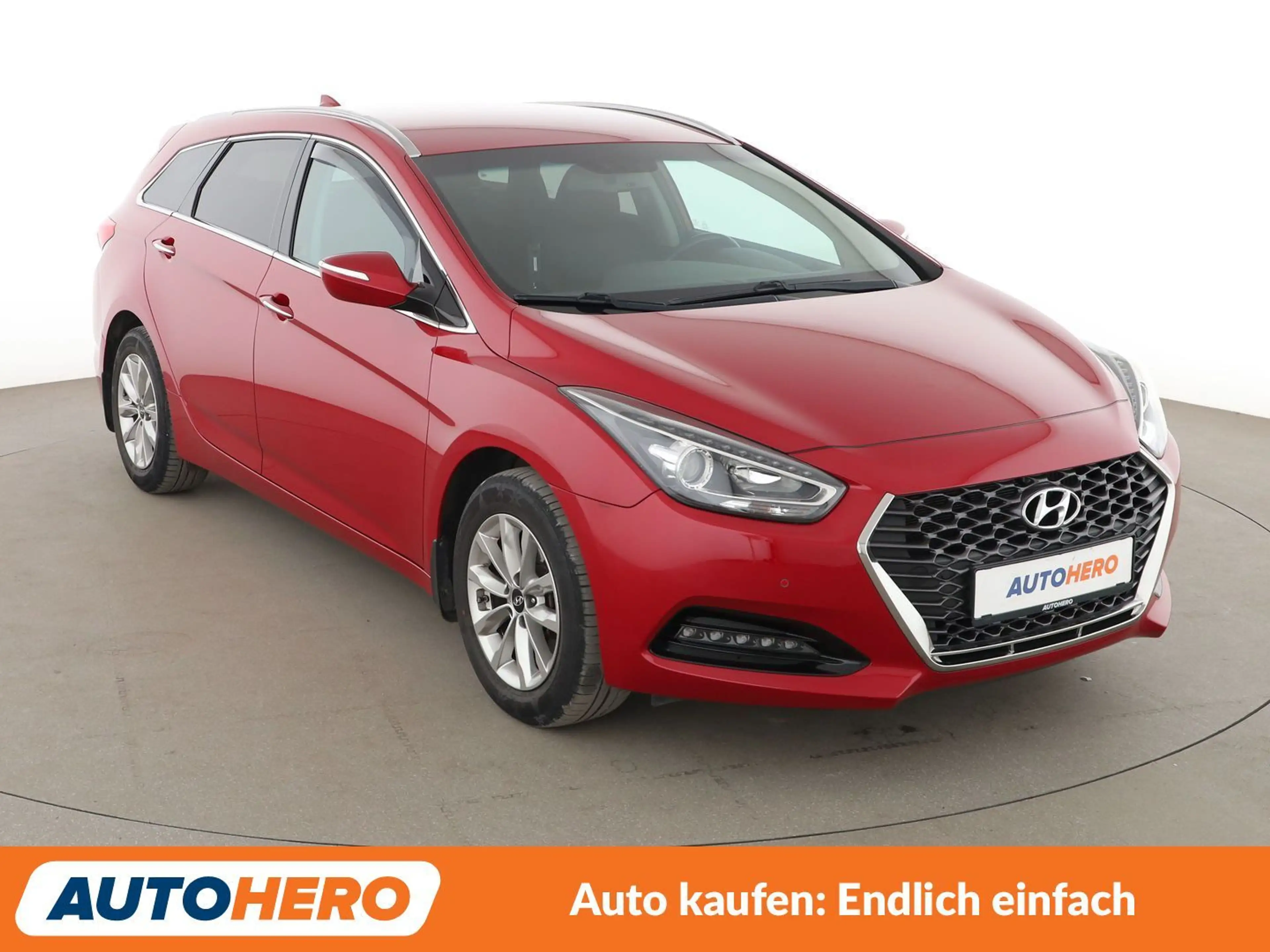 Hyundai i40 1.6 CRDi Space Aut*NAVI*TEMPO*CAM*PDC*SHZ* — photo 8