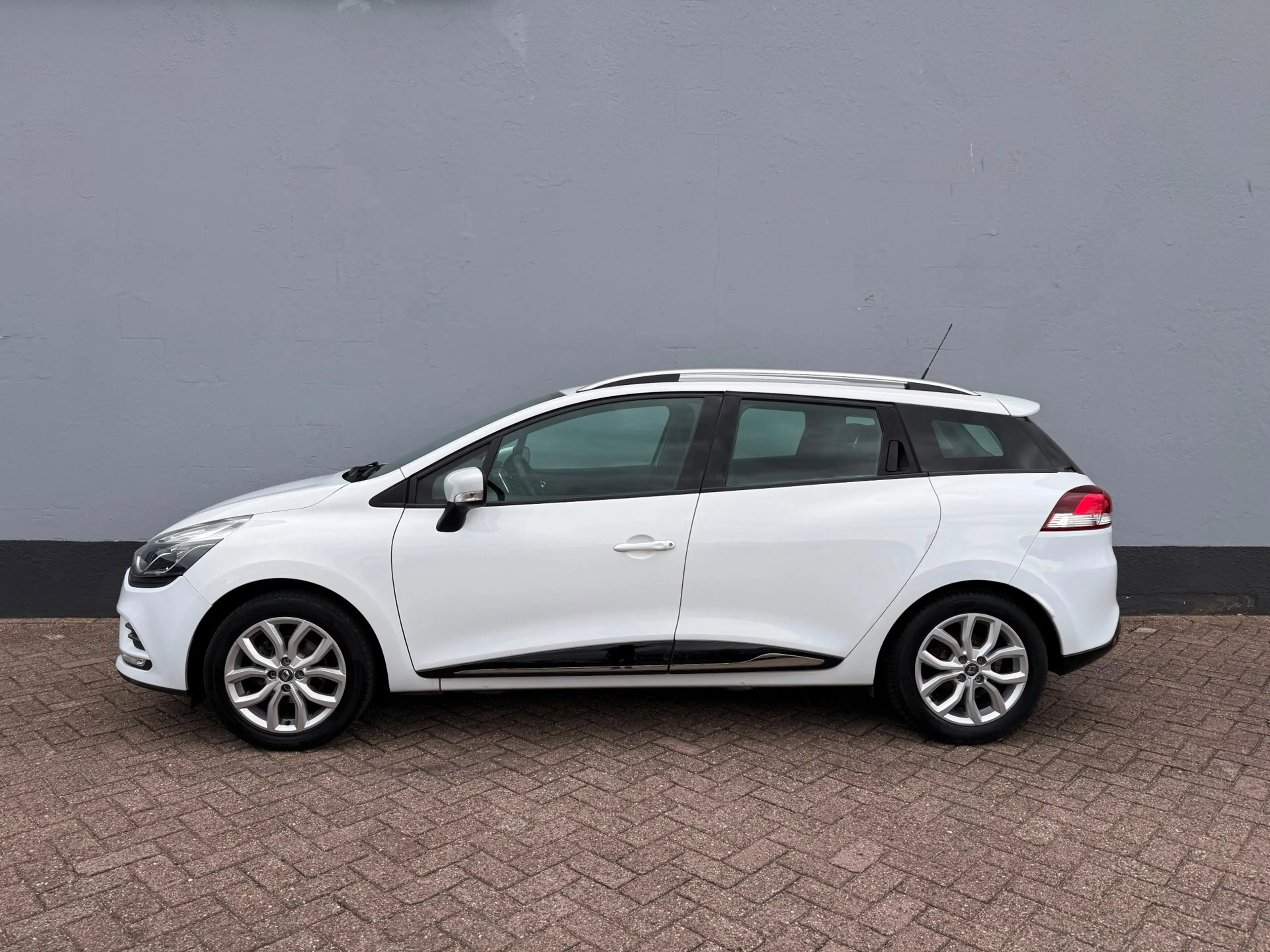Renault Clio Estate 0.9 TCe Zen - Navigatie - Trekhaak — photo 2