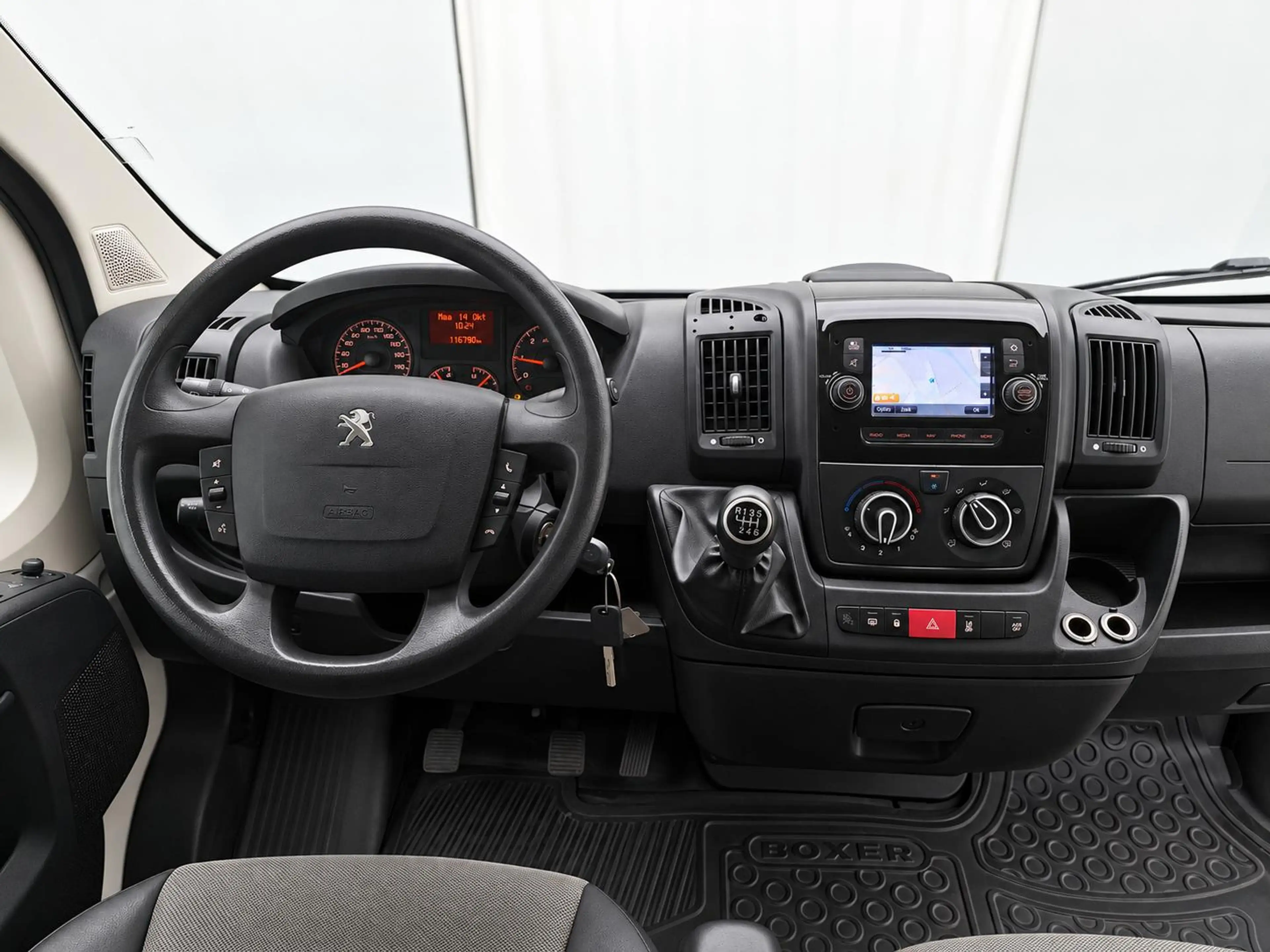Peugeot Boxer 2.2 BlueHDi 165PK Premium L2H2 Trekhaak Navigatie — photo 2