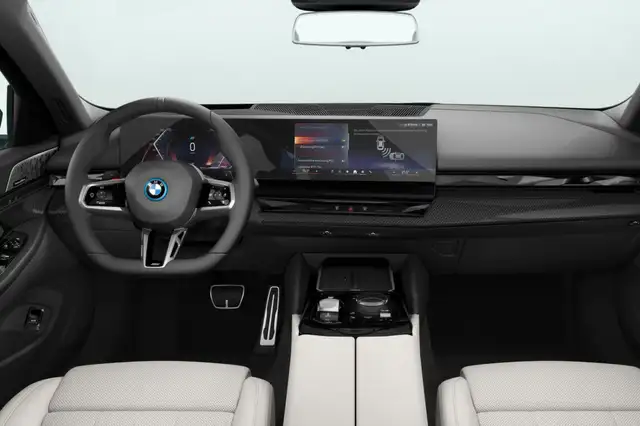 BMW 5 Series view 3