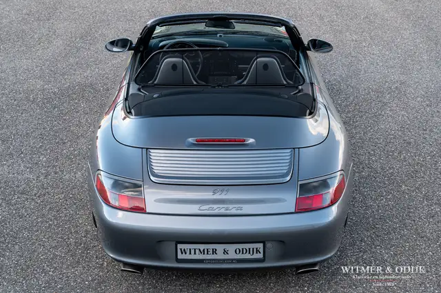 Porsche 911 view 5