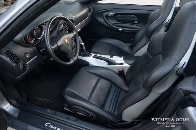 Porsche 911 view 9