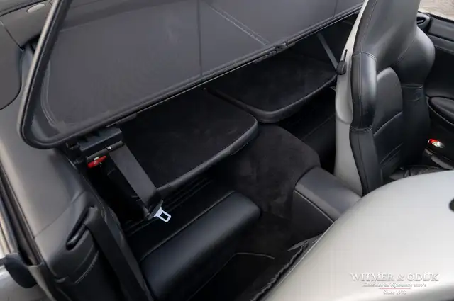 Porsche 911 view 28