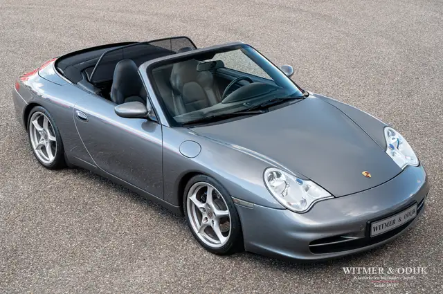 Porsche 911 view 2