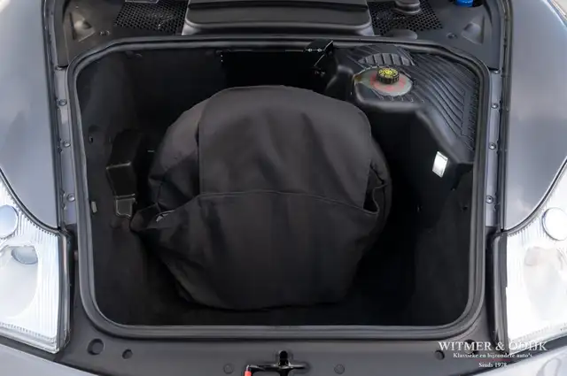 Porsche 911 view 30