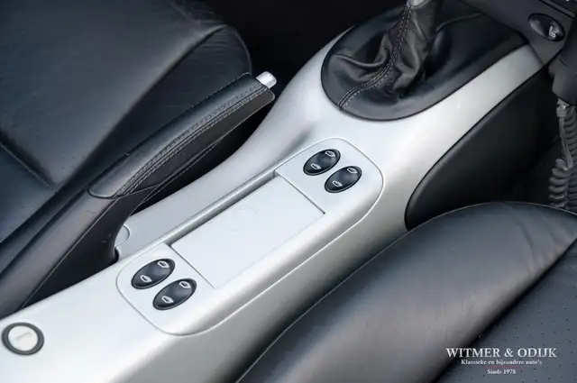 Porsche 911 view 19