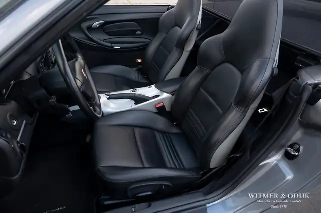 Porsche 911 view 10