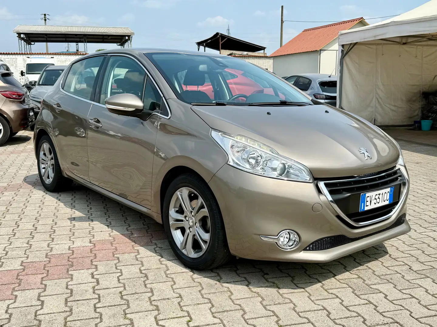 Peugeot 208 5p 1.2 vti 12v Allure ** NEOPATENTATI ** Bronzo - 2
