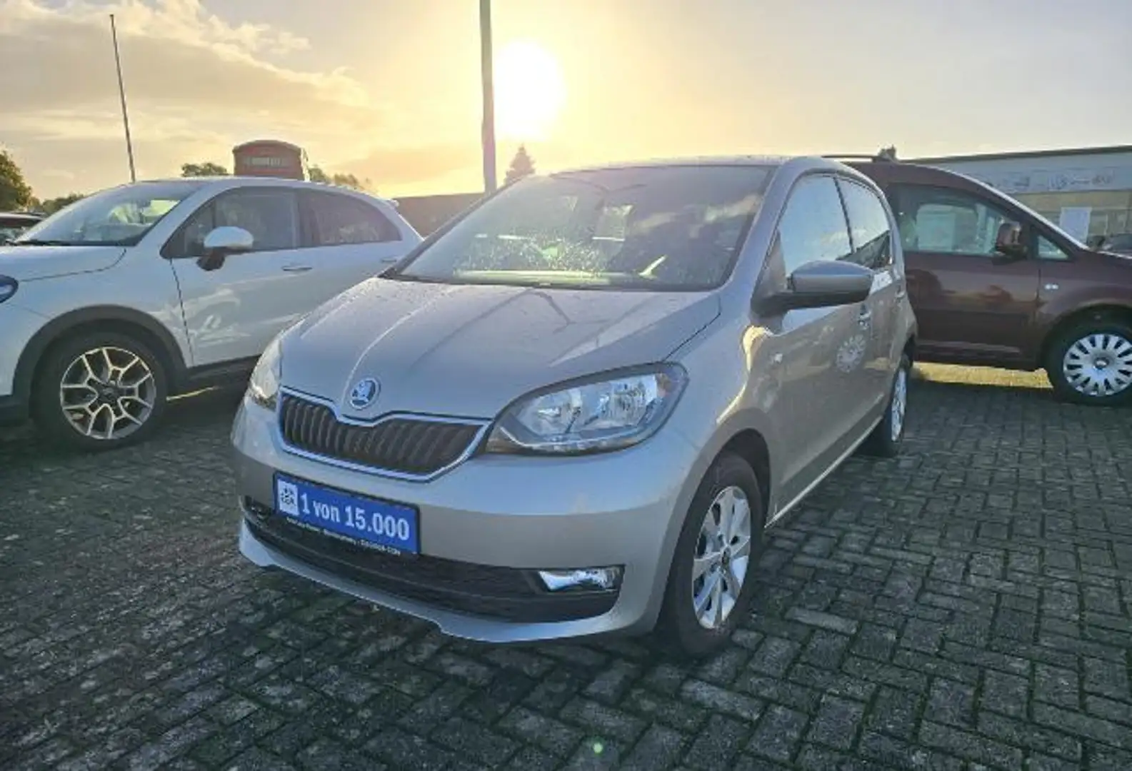 Skoda Citigo 4-T. 1.0 Style PDC hinten - Klima - Allwetter - S Silber - 1