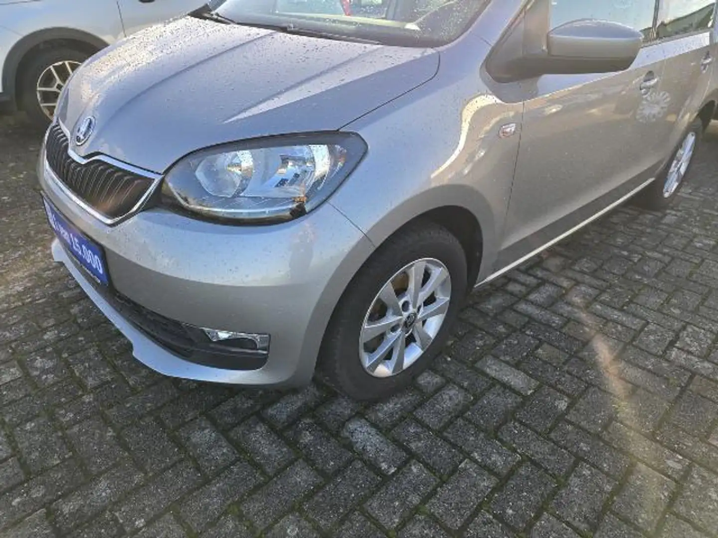 Skoda Citigo 4-T. 1.0 Style PDC hinten - Klima - Allwetter - S Silber - 2