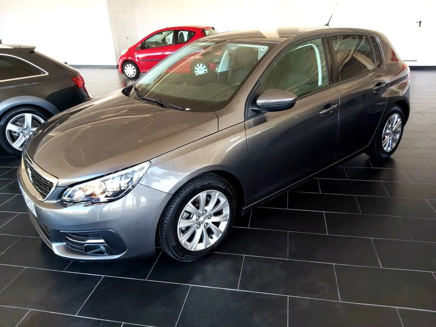 Peugeot 308 1.2 PureTech S&S Style 110 Gris - 1