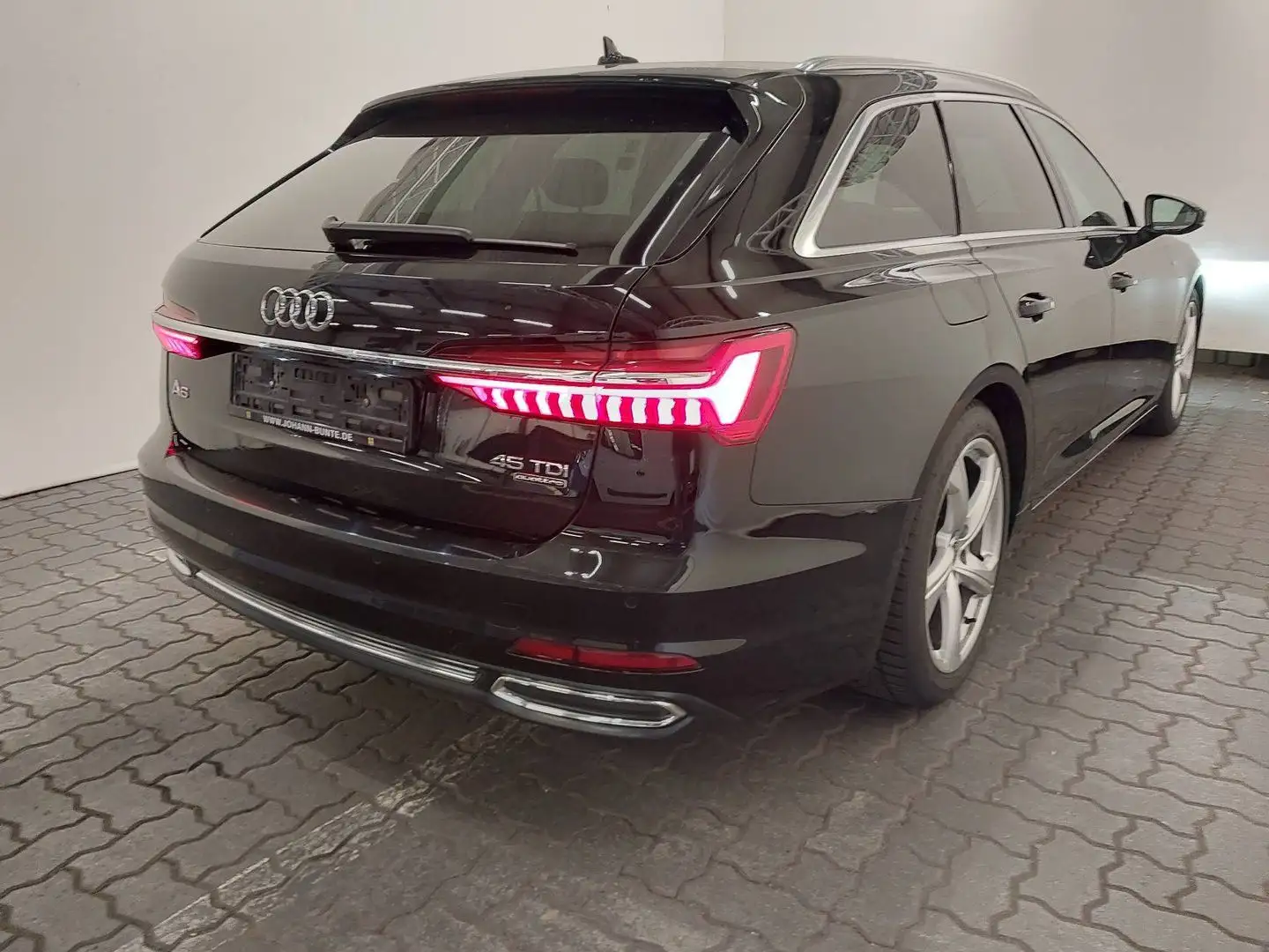 Audi A6 S Line quattro AHK*Kamera*B&O*LED*STHZG*19 Schwarz - 2