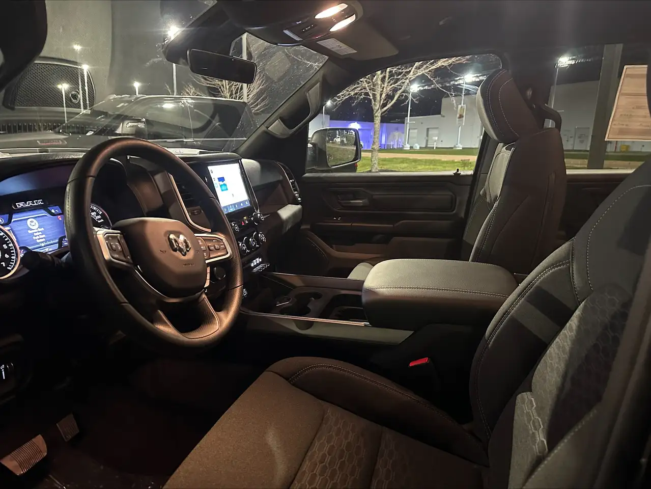 RAM 1500 снимка RAM 1500