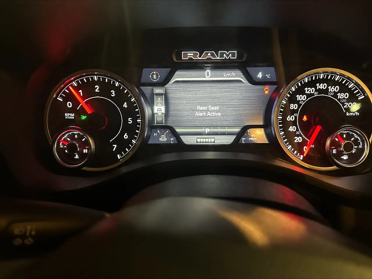 RAM 1500 снимка RAM 1500
