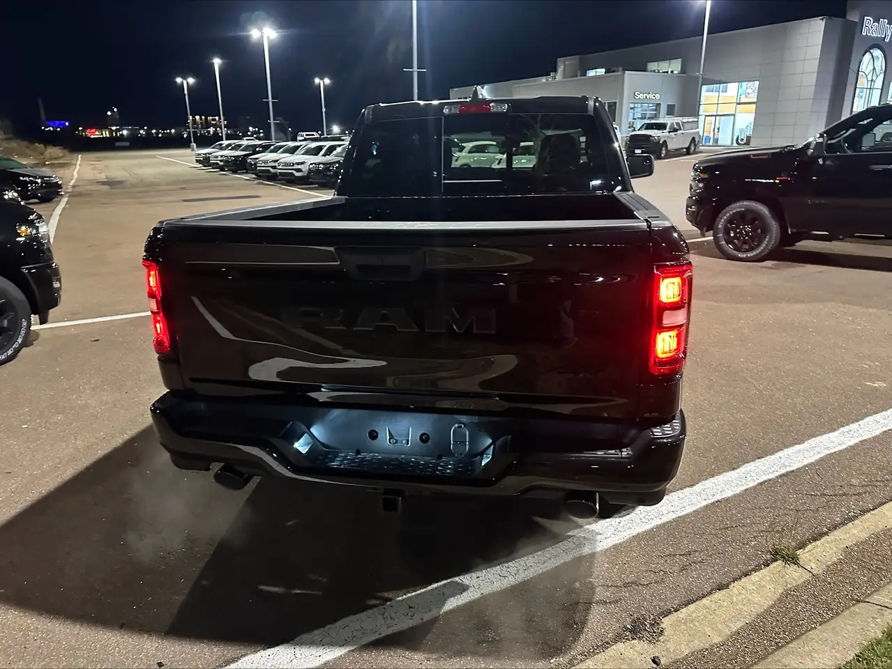 RAM 1500 снимка RAM 1500