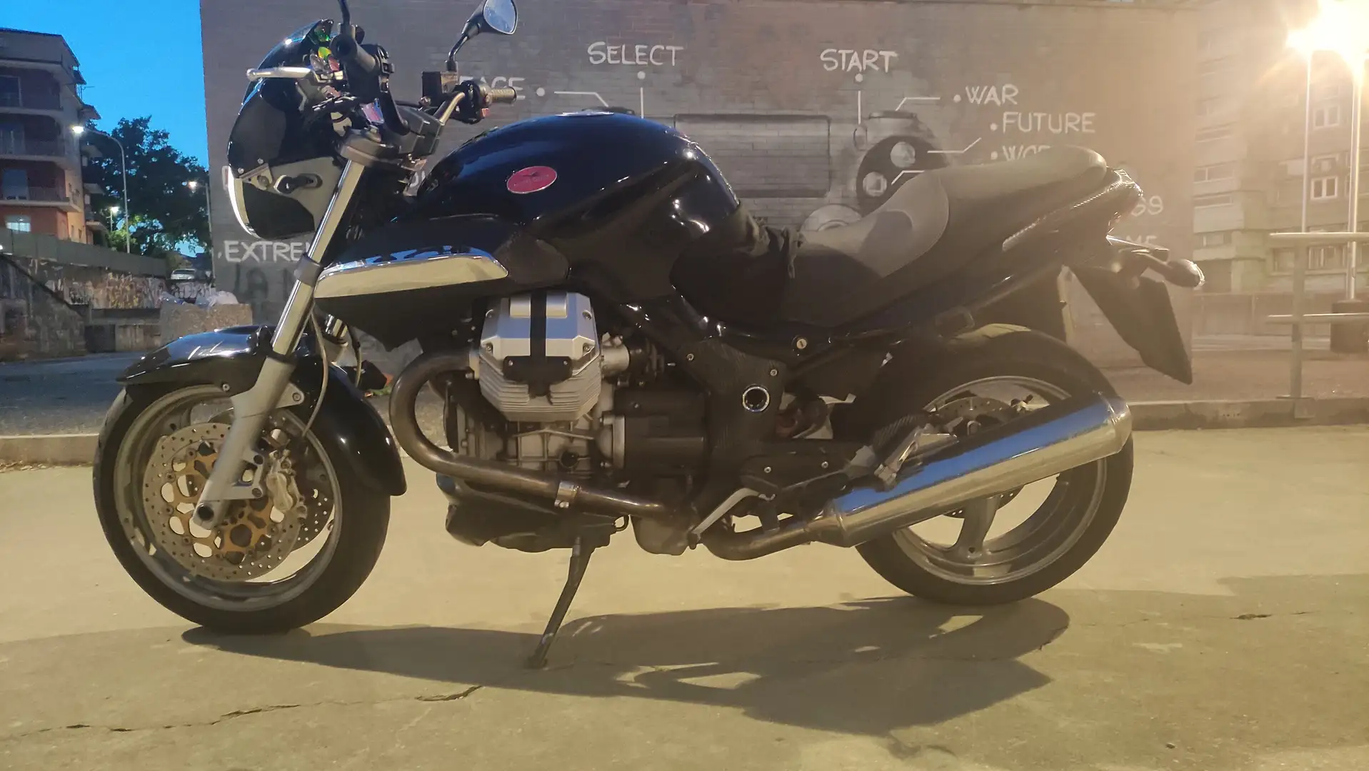 Moto Guzzi Breva 850 Zwart - 2