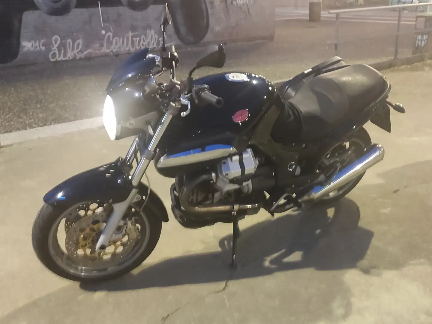 Moto Guzzi Breva 850 Zwart - 1
