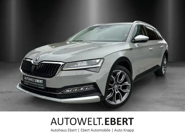Skoda Superb Combi 2.0 TDI Scout 4x4/AHK/KAMERA/ACC/