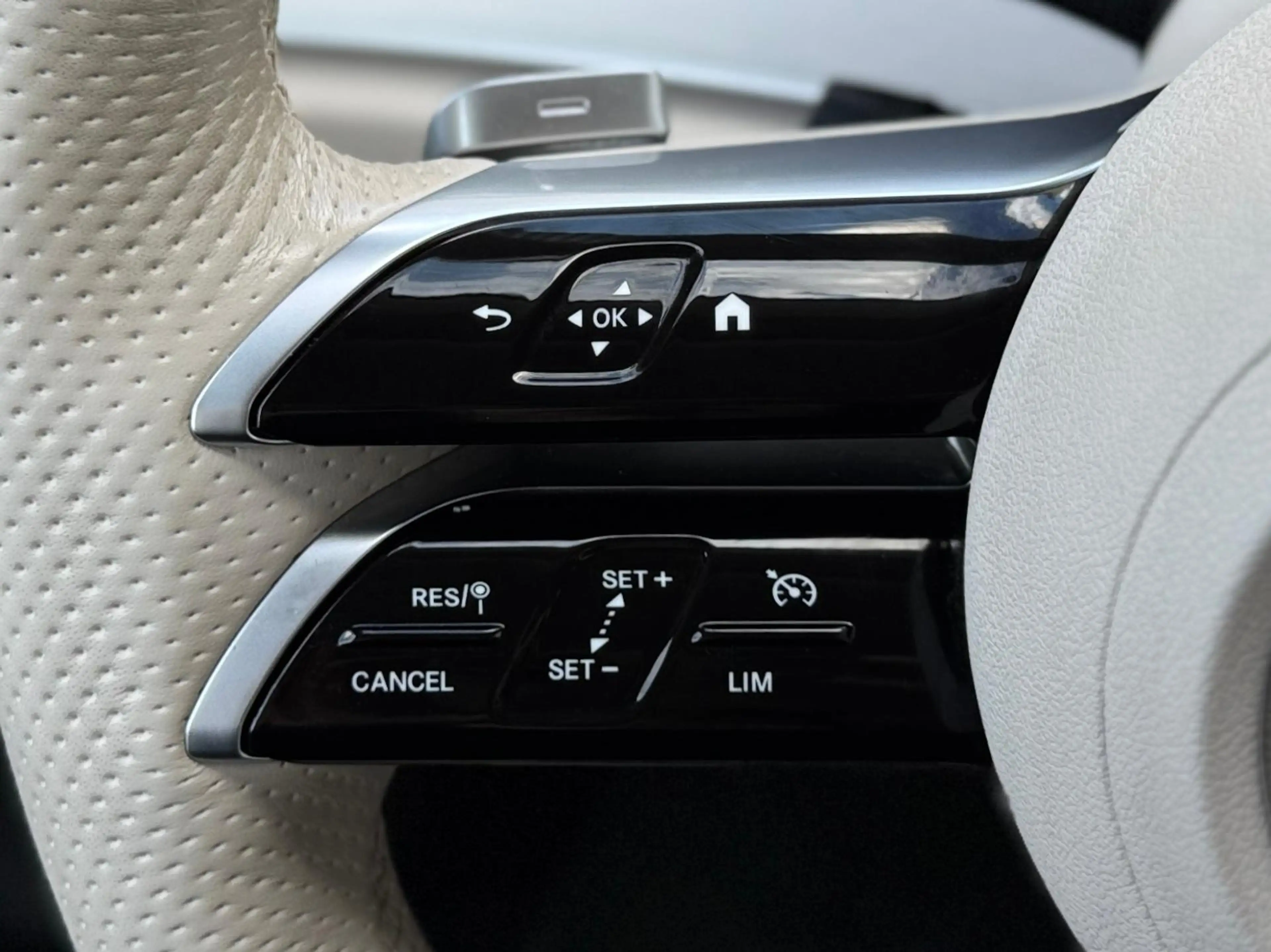 Mercedes-Benz E 200 E200 Cabrio AMG-Line +ACC+CAM+CARPLAY+DAB+ — photo 12