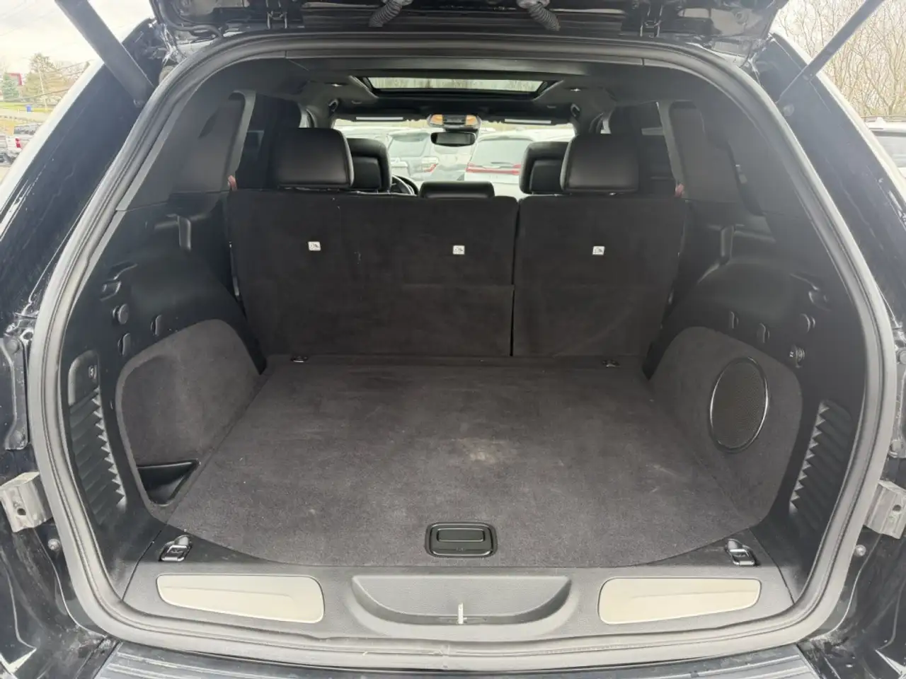 Jeep Grand Cherokee снимка Jeep Grand Cherokee