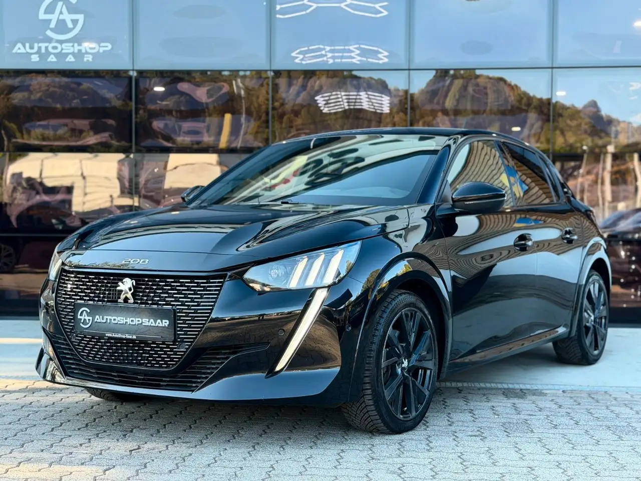 Peugeot 208 GT MwSt/CAM/CarPlay&Android — photo 1 of 31