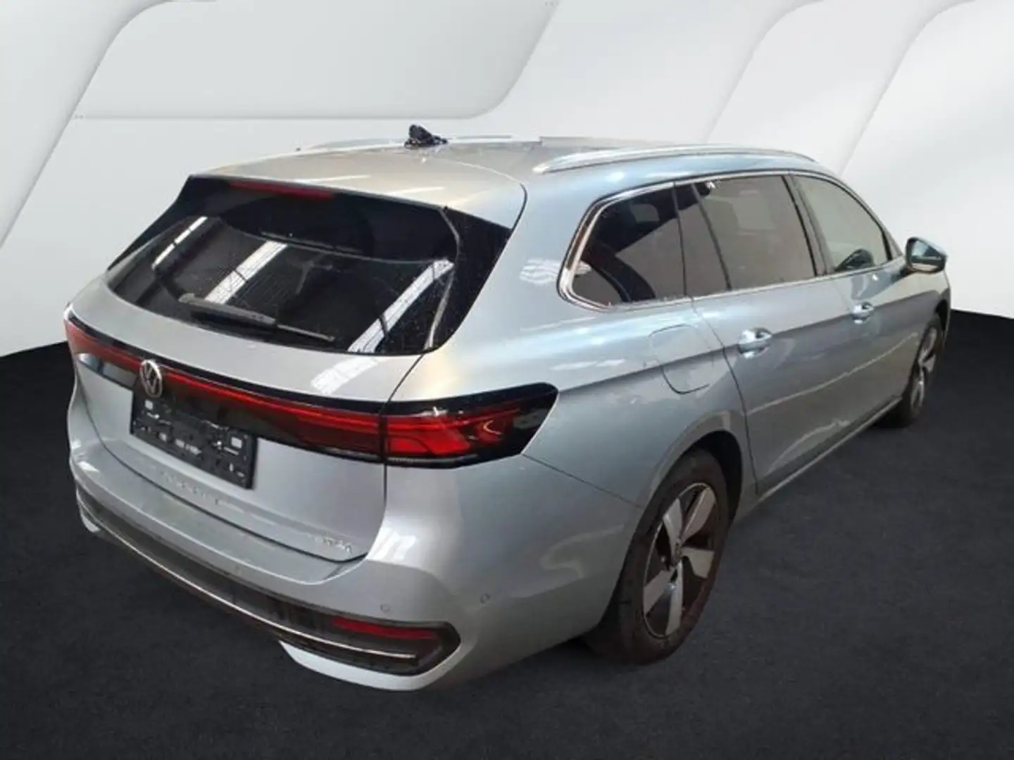 Volkswagen Passat Variant 1.5 eTSI DSG BUSINESS AHK KAMERA Silber - 2