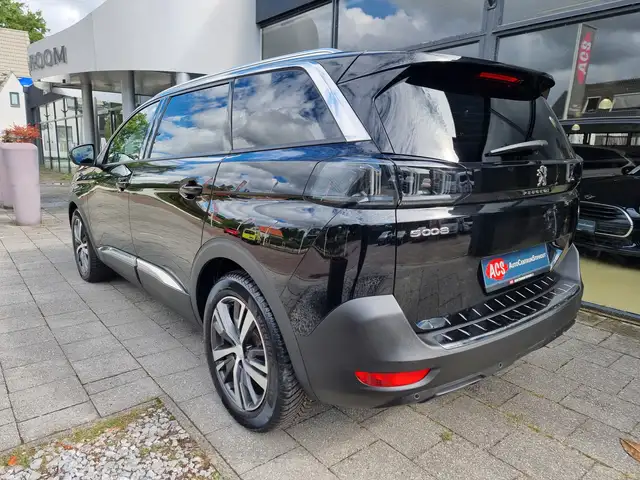 Peugeot 5008 view 8