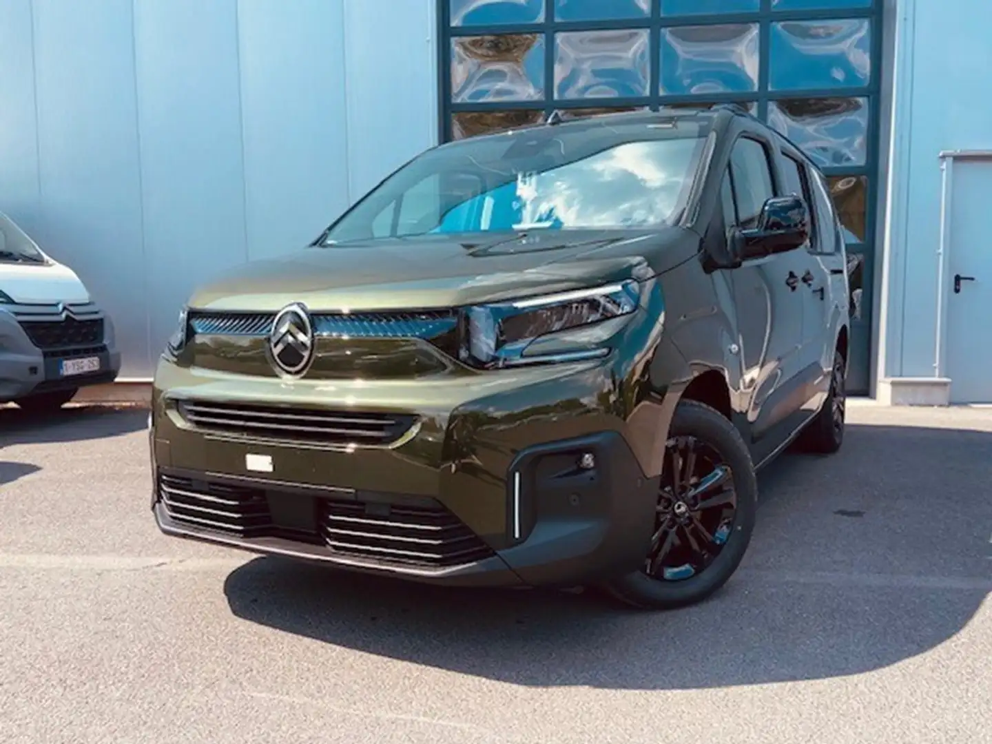 Citroen Berlingo XL BlueHDi MAX EAT8 (7PL) Vert - 1