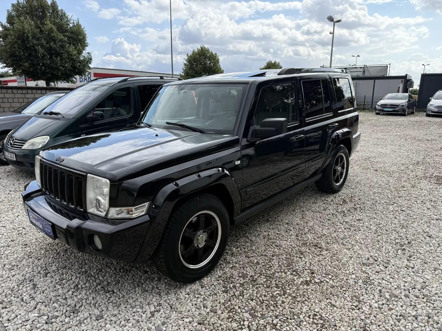 Jeep Commander 3.0 V6 CRD Limited Aus 2 Hand Schwarz - 1