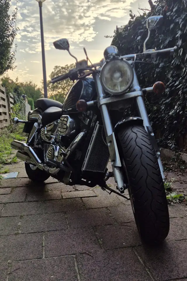 Suzuki VZ 800