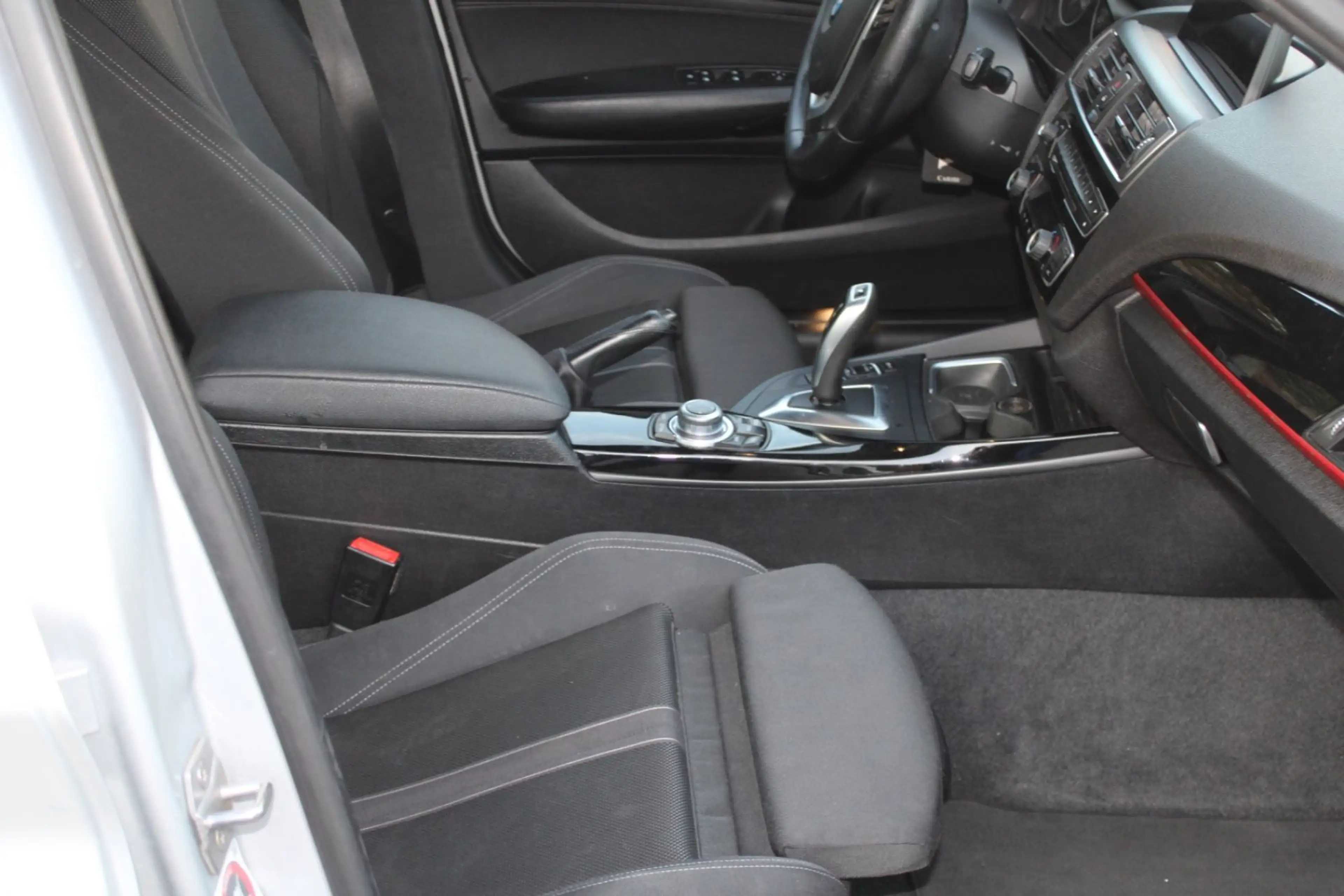 BMW 125 d Sport Line*AUTOMATIK*NAVI*XENON*5TÜRIG — photo 6