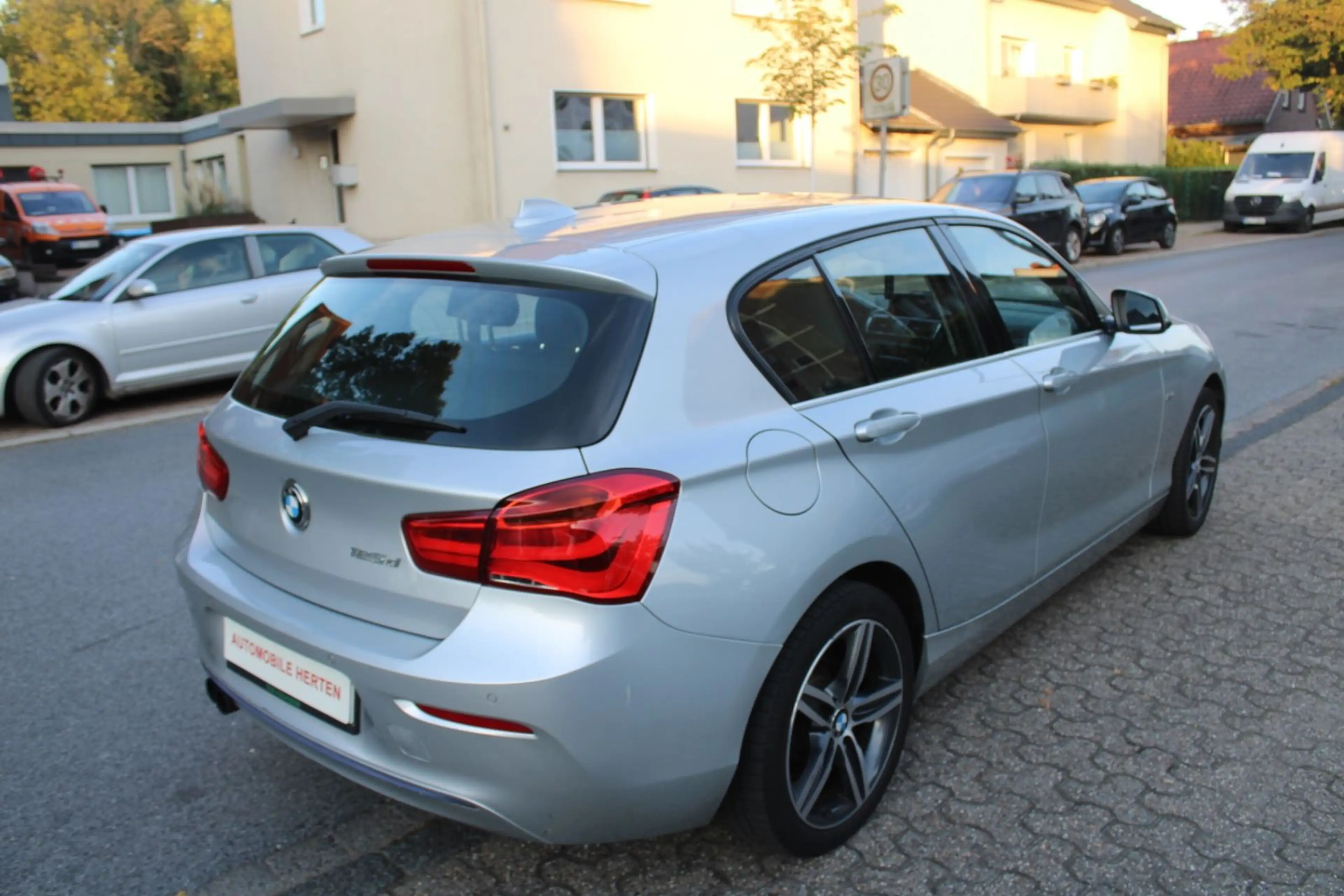 BMW 125 d Sport Line*AUTOMATIK*NAVI*XENON*5TÜRIG — photo 8