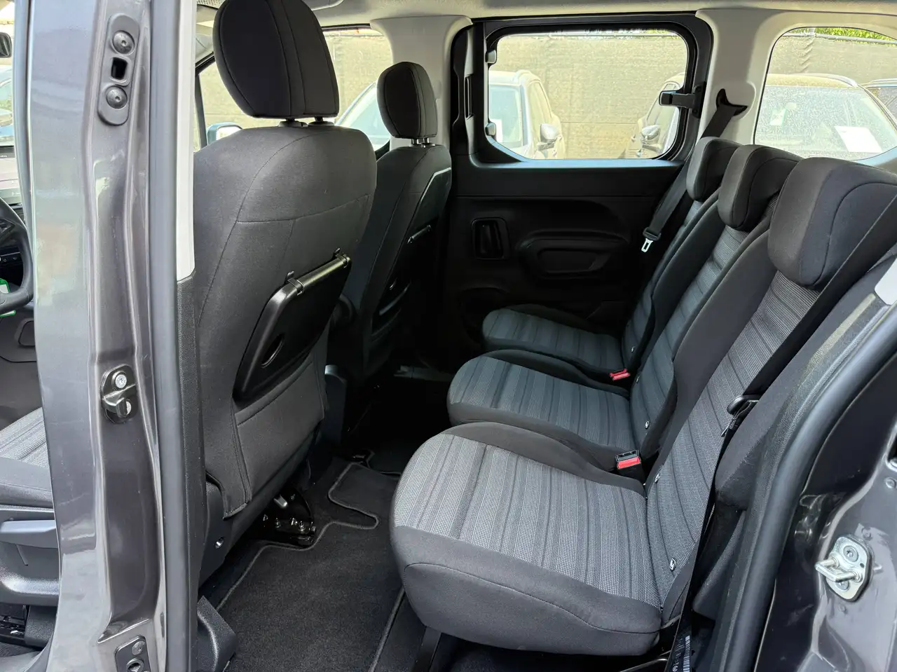 Opel Combo 1.2i 110PK 5 ZIT NAVIGATIE CAMERA CARPLAY PDC DAB TREKHAAK AIRCO, миниатюра 15