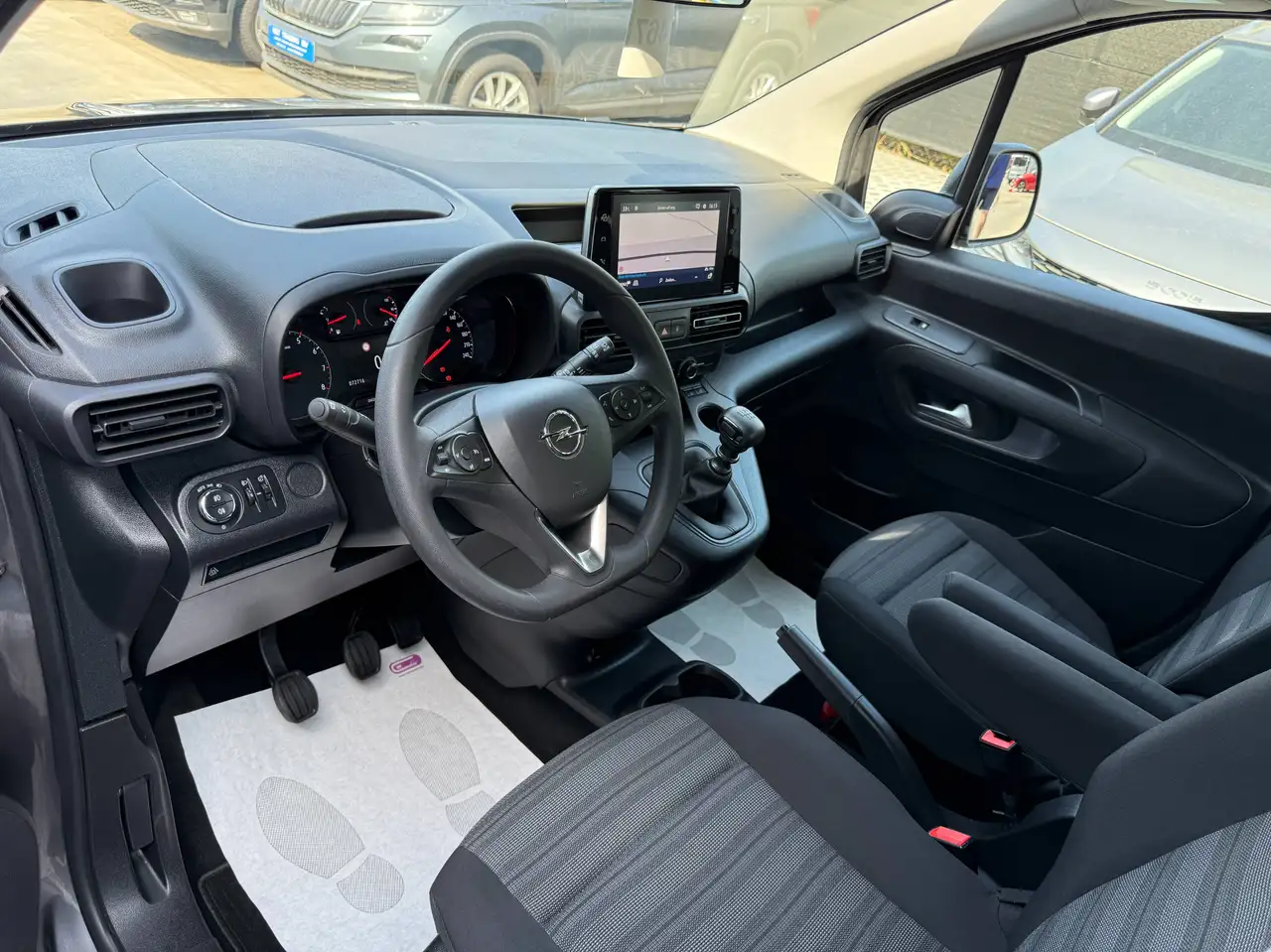 Opel Combo 1.2i 110PK 5 ZIT NAVIGATIE CAMERA CARPLAY PDC DAB TREKHAAK AIRCO, миниатюра 13