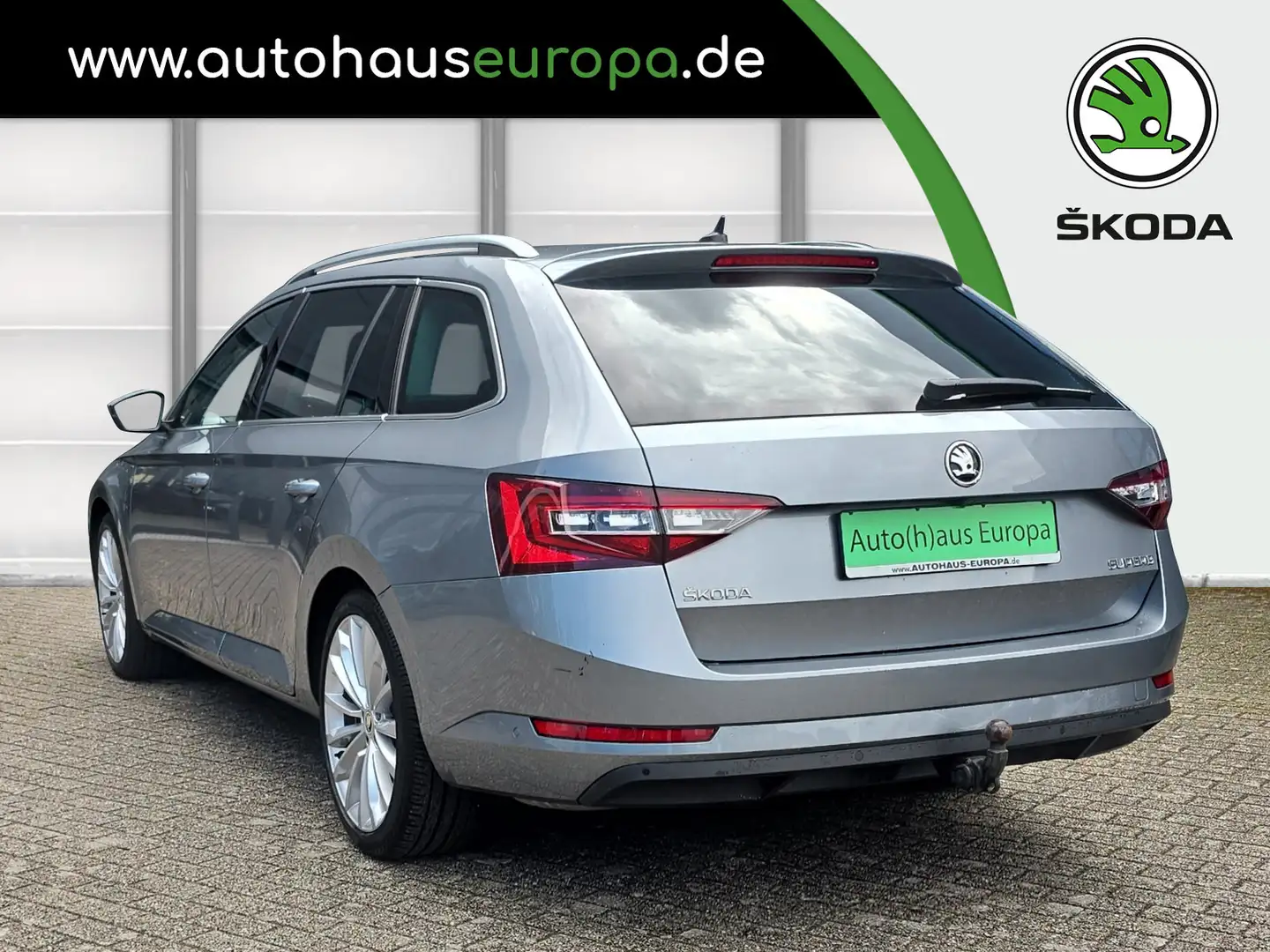 Skoda Superb Combi 1.4 TSI DSG Style ACC KlimaA Kam Pano eSitze Grey - 2